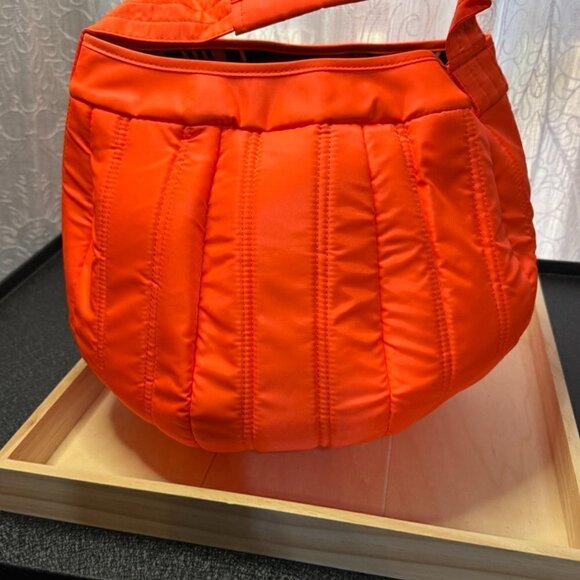 Lug Pumpkin NWT -CORAL ORANGE - Picture 1 of 4